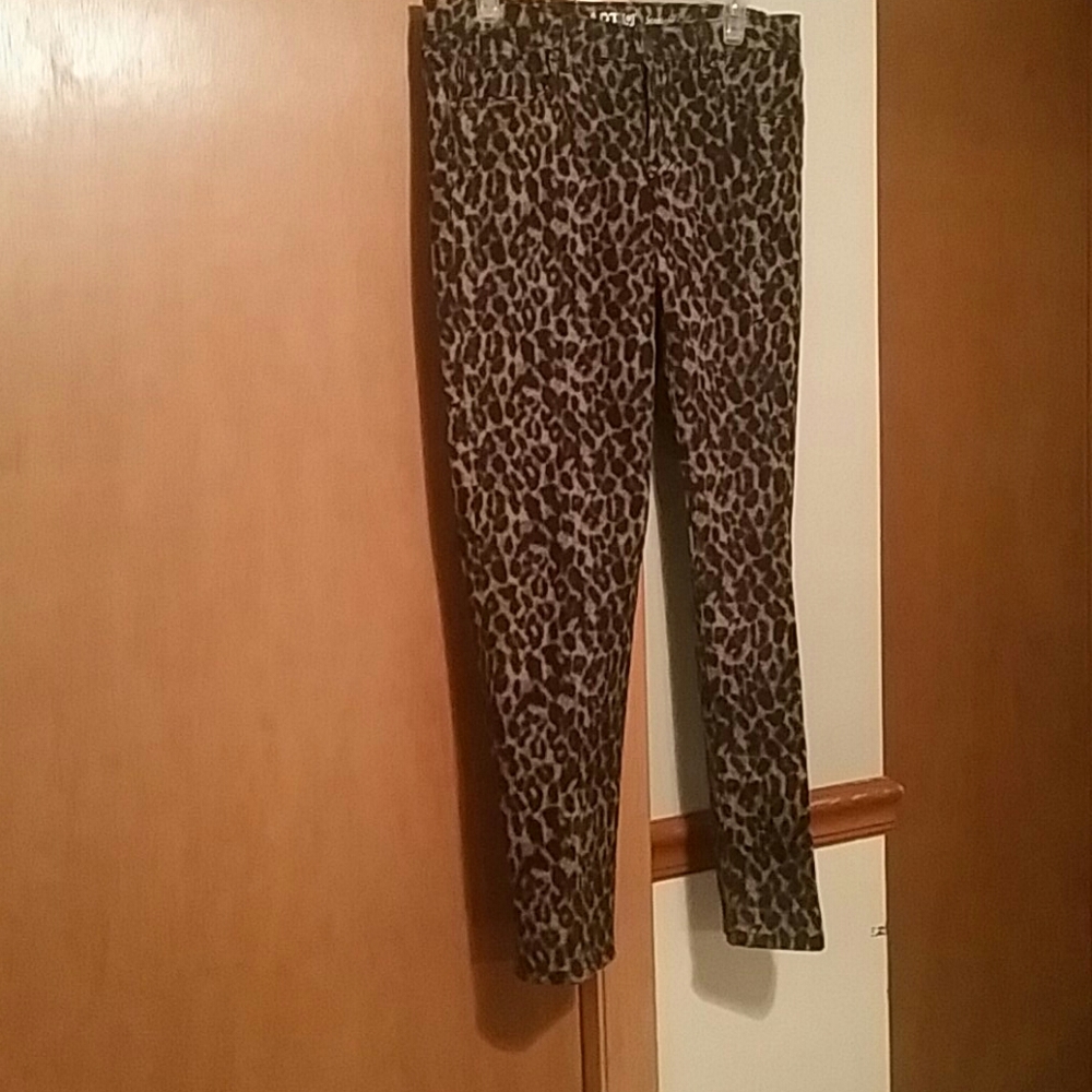 Apt.9 Straight Capris